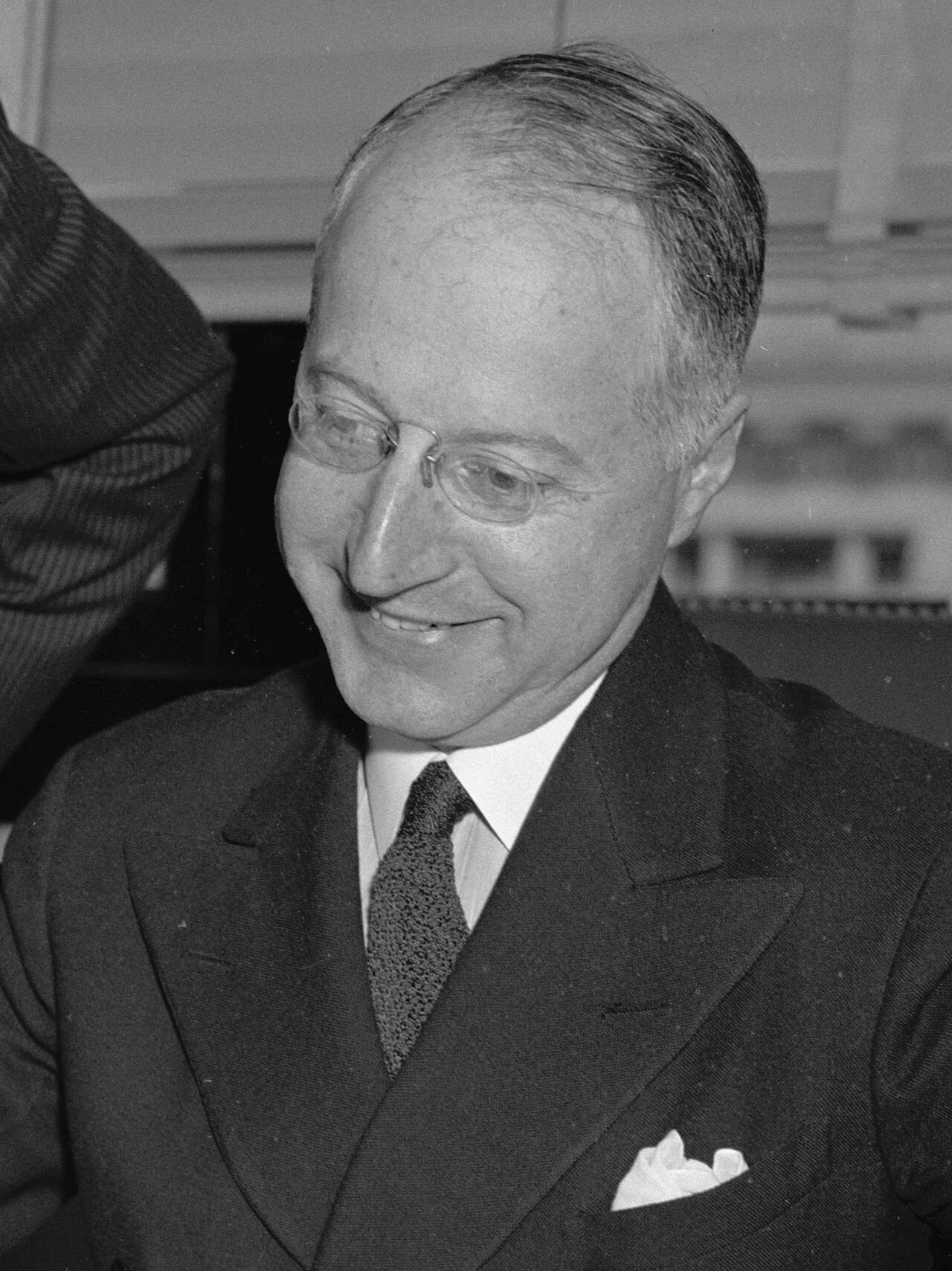 Porträt von Nathan Straus, Jr. (1889–1961) – Gedenkseite