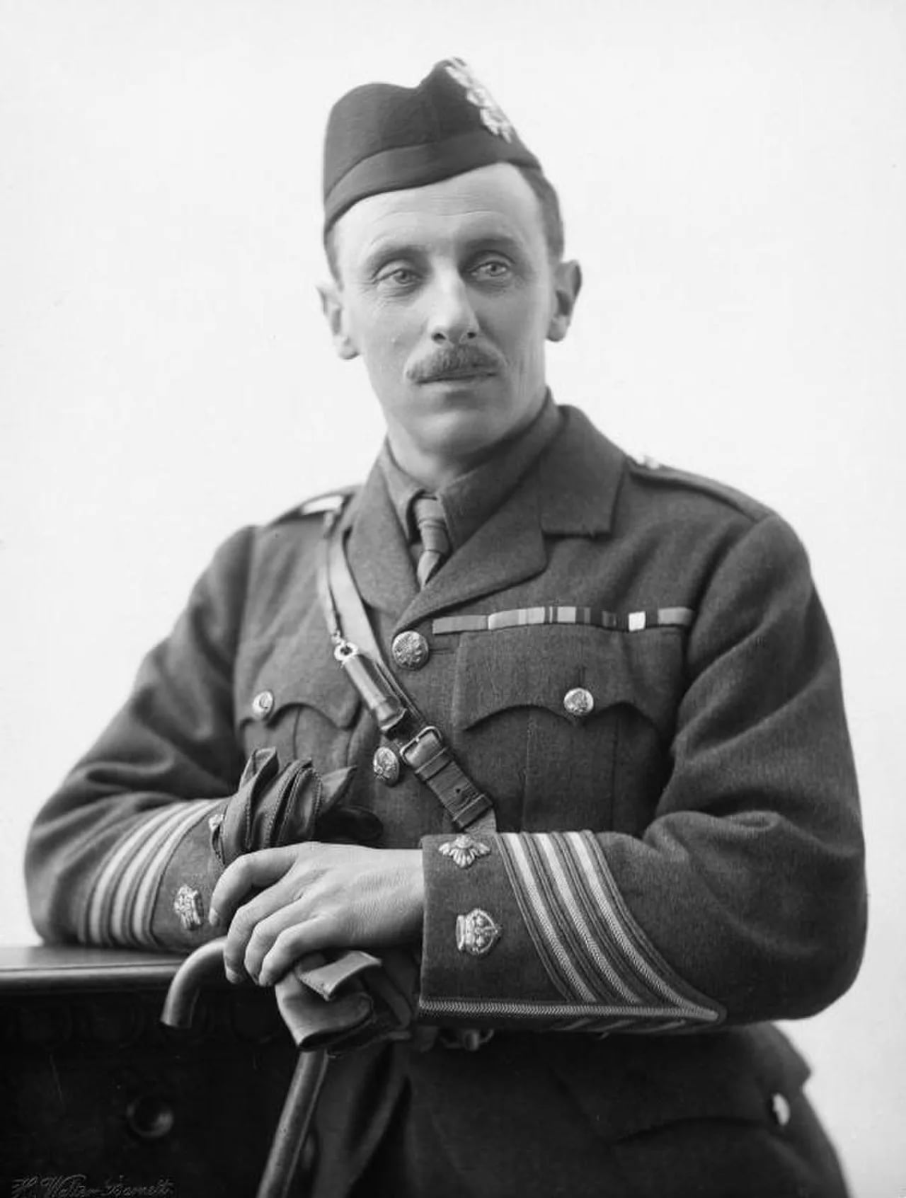 Porträt von Lewis Pugh Evans (1881–1962) – Gedenkseite