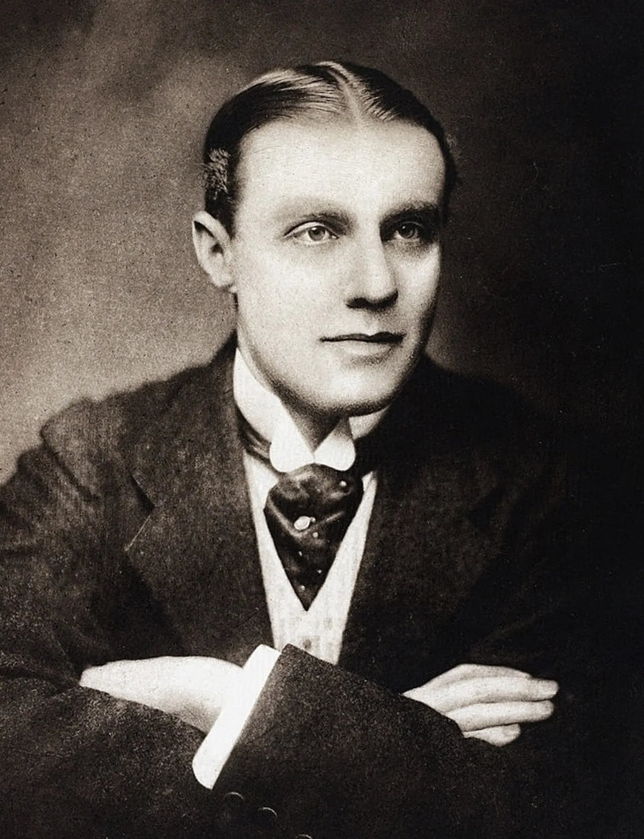 Porträt von Edmund Crosse (1882–1963) – Gedenkseite