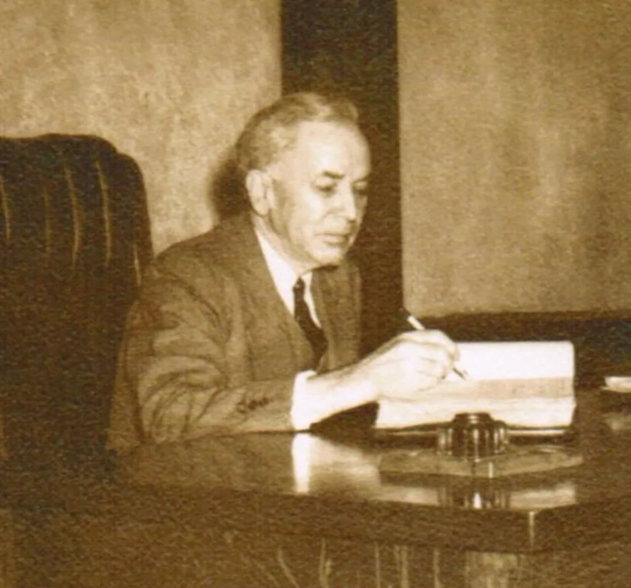 Portrait of Franklin Bechly (1873–1965) – memorial page