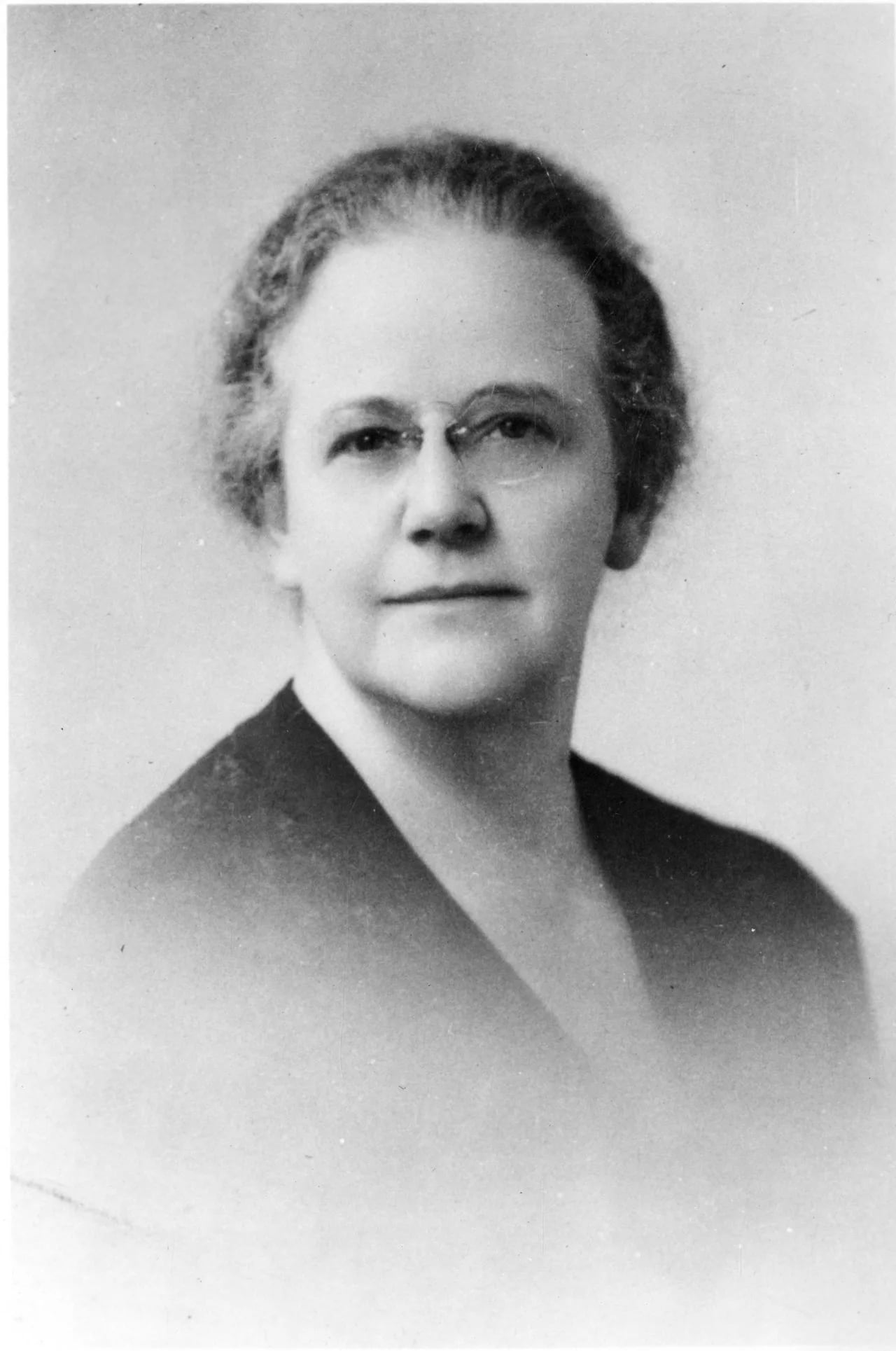 Portrait of Mary Lura Sherrill (1888–1968) – memorial page