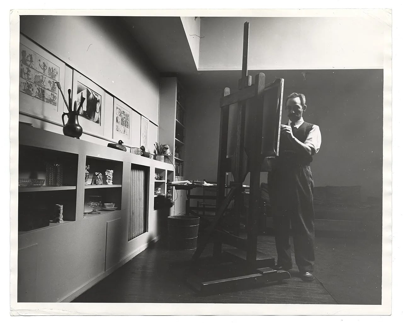 Portrait of Julian E. Levi (1900–1982) – memorial page