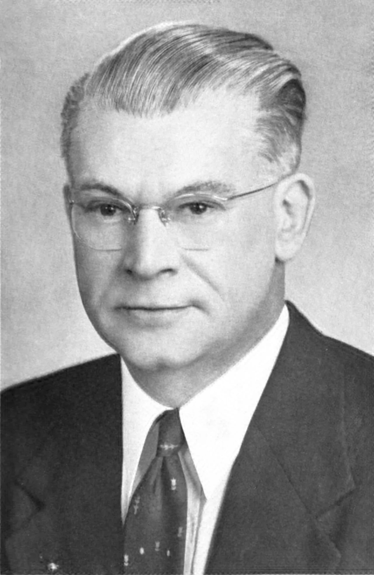 Portrait of Wade Van Valkenburg (1899–1985) – memorial page
