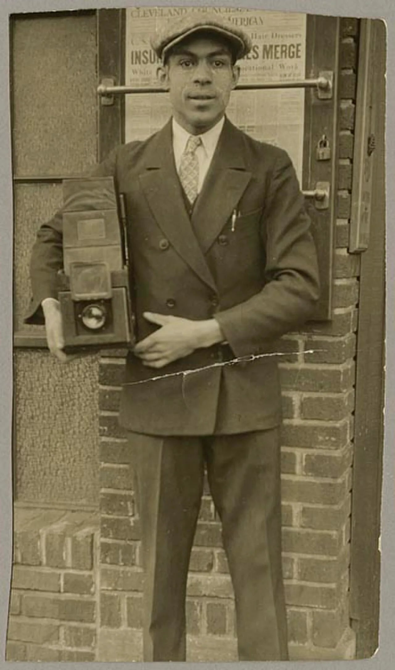 Portrait of Paul Henderson (1899–1988) – memorial page