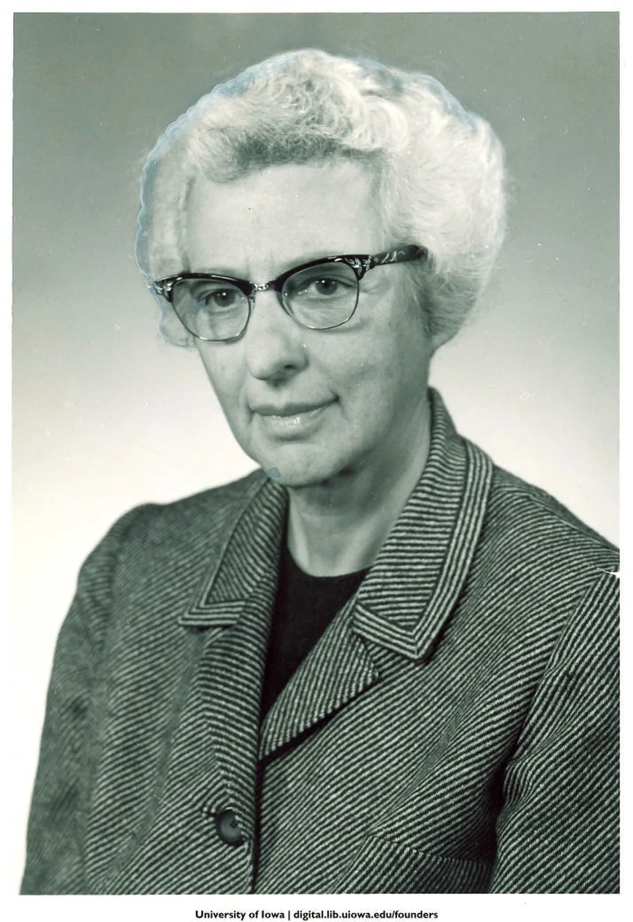 Portrait of Louise Noun (1908–2002) – memorial page