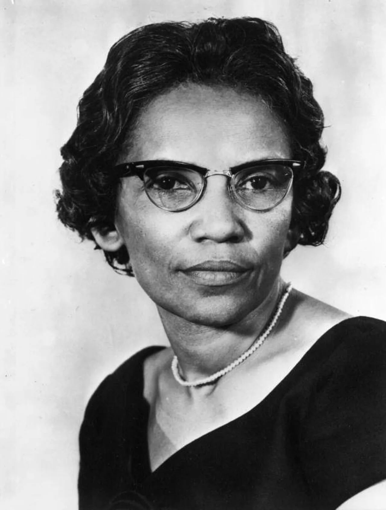 Portrait of M. Athalie Range (1915–2006) – memorial page