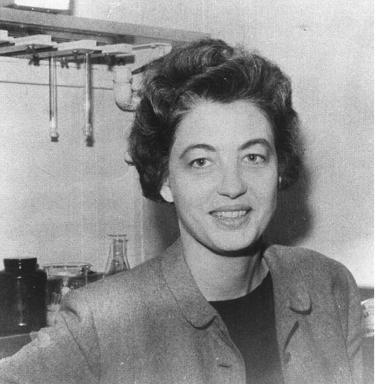 Portrait of Betty Hay (1927–2007) – memorial page