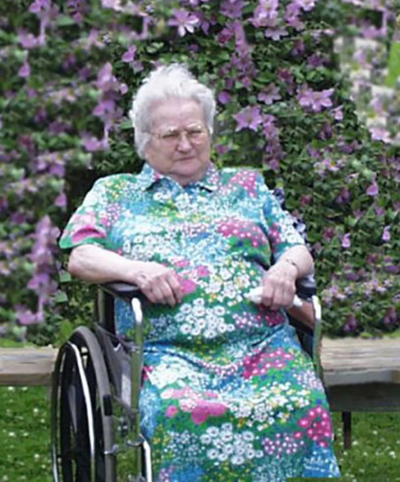 Portrait of Maudie Hopkins (1914–2008) – memorial page