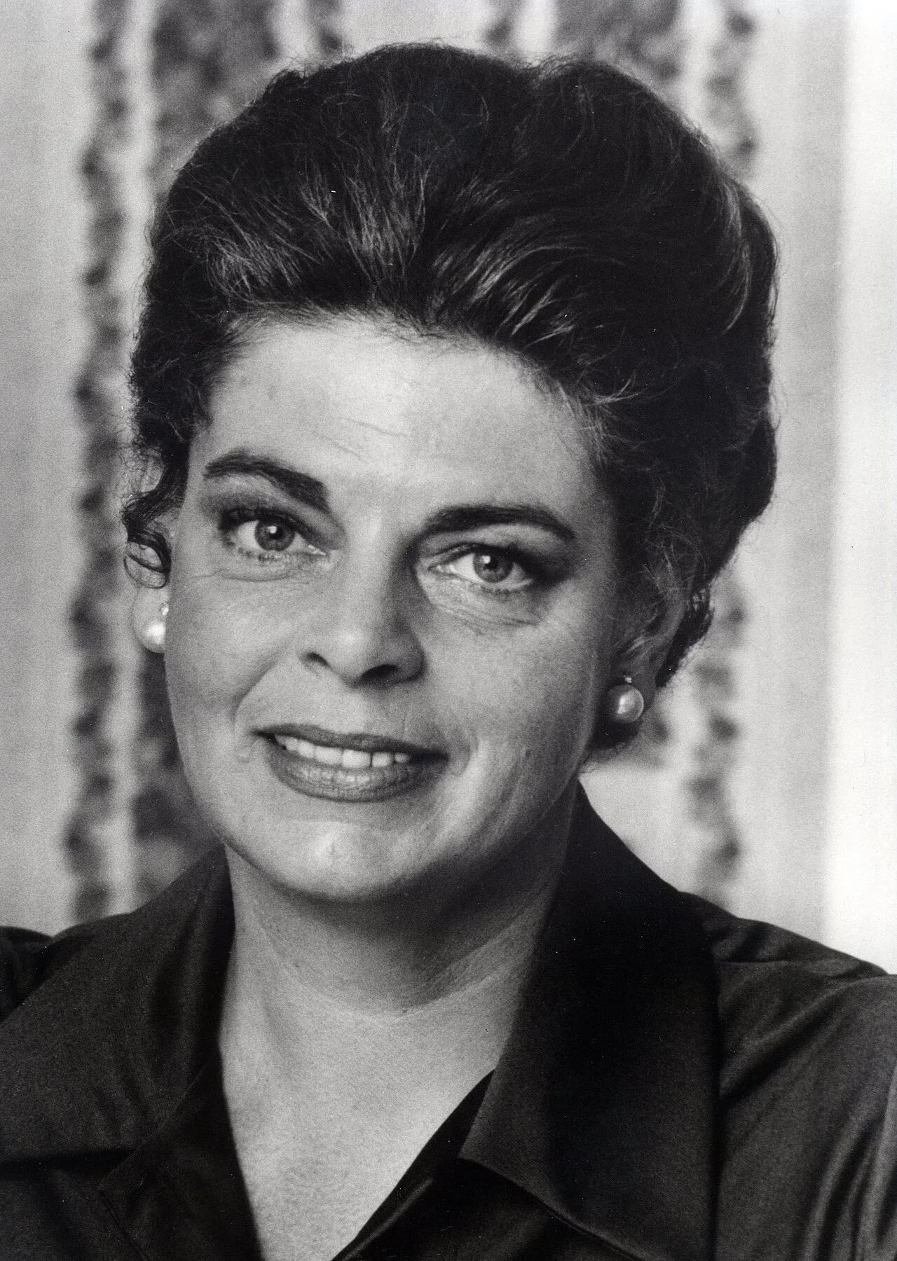 Portrait of Helen Stevenson Meyner (1929–1997) – memorial page