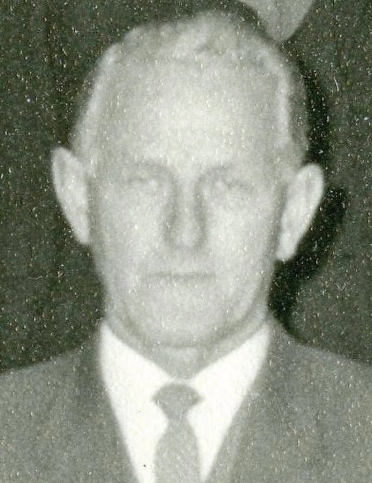 Porträt von Russell Calvert (1909–2011) – Gedenkseite