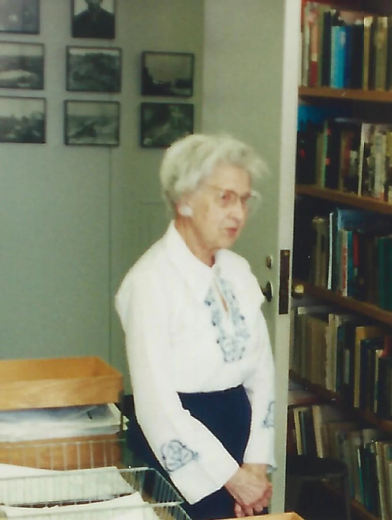 Porträt von Annette Baker Fox (1912–2011) – Gedenkseite