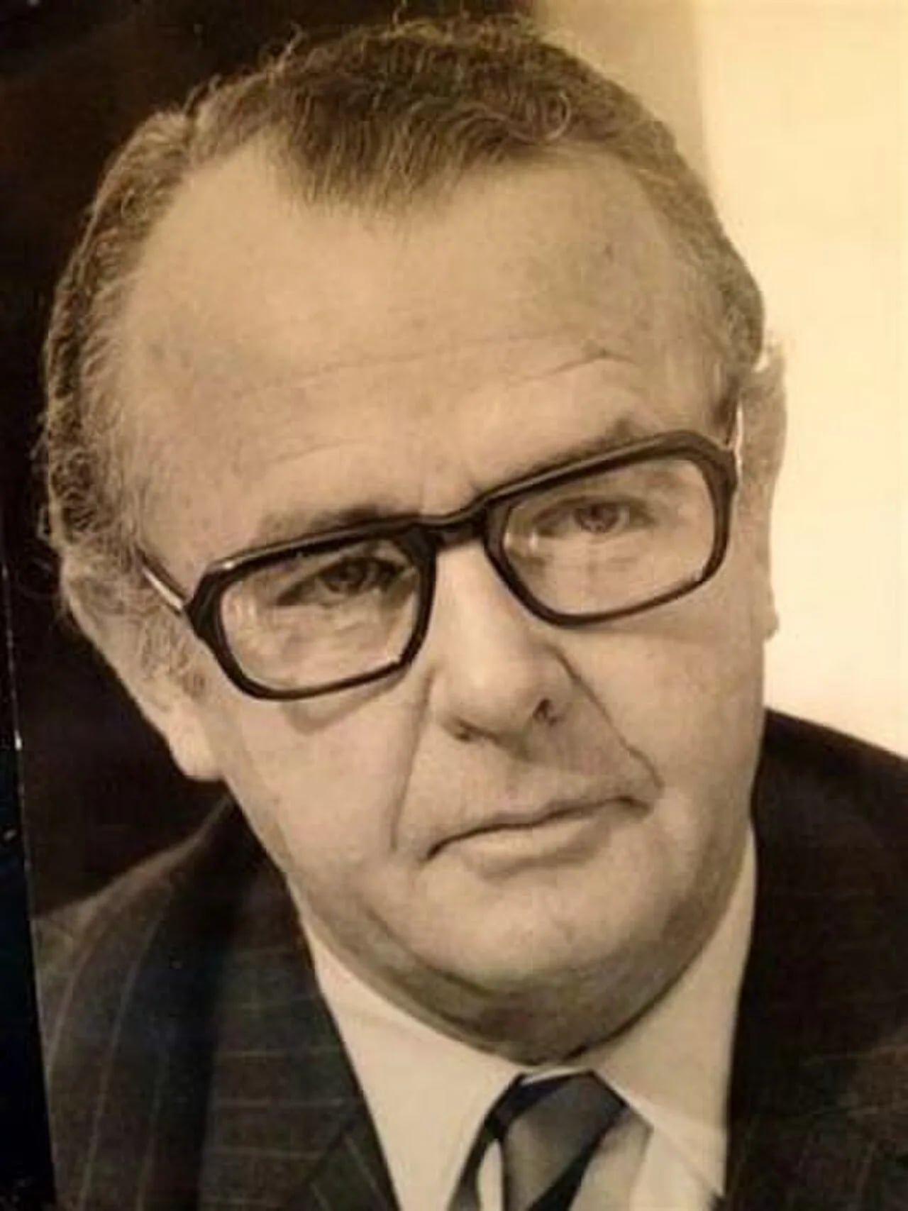 Portrait of Francis Patrick Donovan (1922–2012) – memorial page