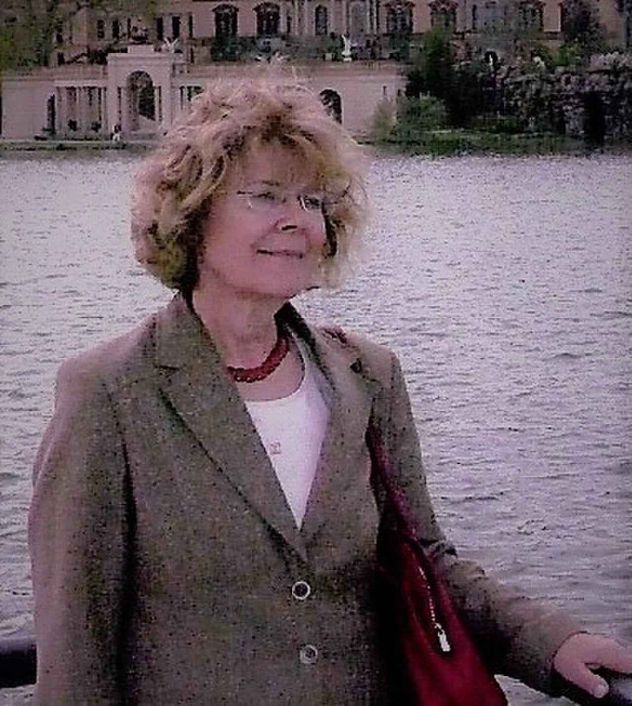 Porträt von Helga Schultz (1941–2016) – Gedenkseite