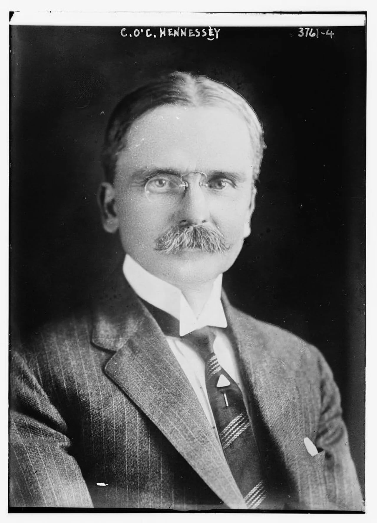 Porträt von Charles O'Connor Hennessy (1860–1936) – Gedenkseite