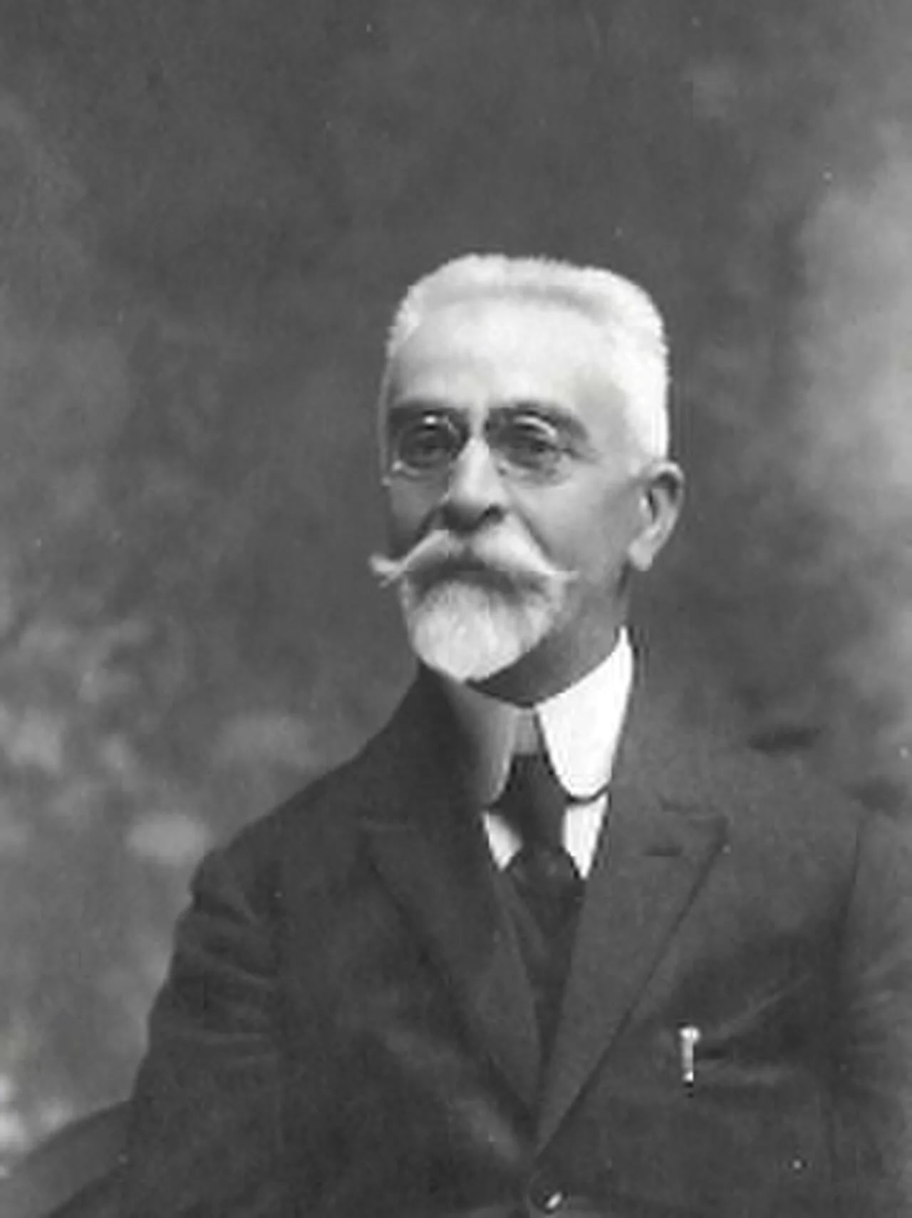 Porträt von Louis Dumont (1867–1936) – Gedenkseite