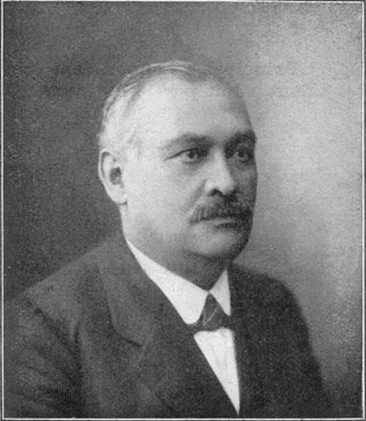 Portrait of Alphonse Mons (1858–1932) – memorial page