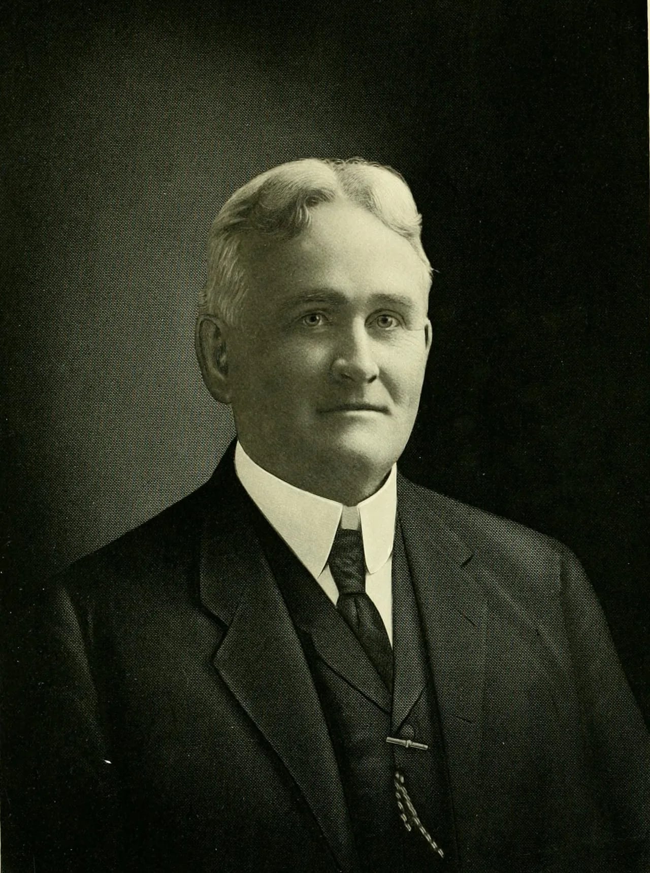 Portrait of Robert E. Minahan (1858–1935) – memorial page
