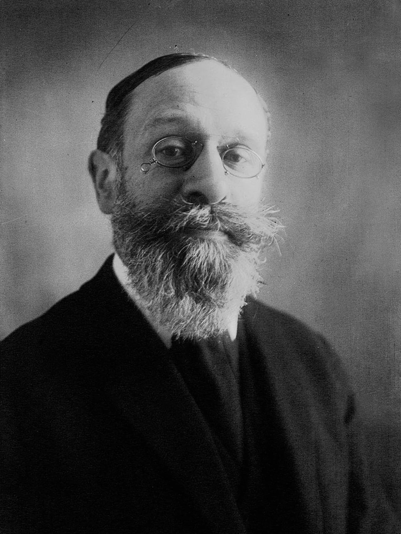 Portrait of Édouard Soulier (1870–1938) – memorial page