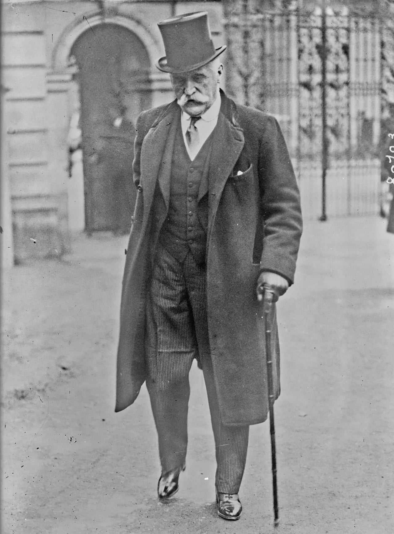 Portrait of Sir William Hutchison-PoÃ«, 1st Bt. (1848–1934) – memorial page