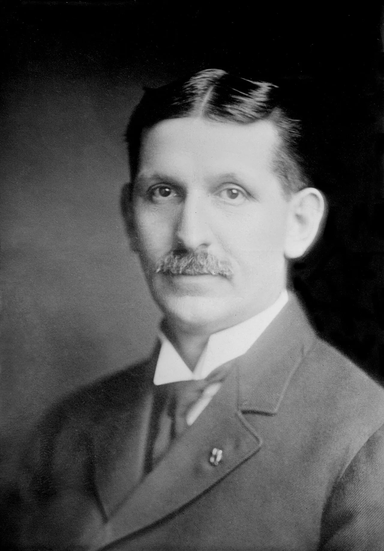 Portrait of Levitt Ellsworth Custer (1863–1924) – memorial page