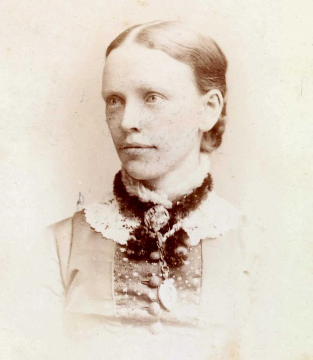Portrait of Margaret McLean (1845–1923) – memorial page