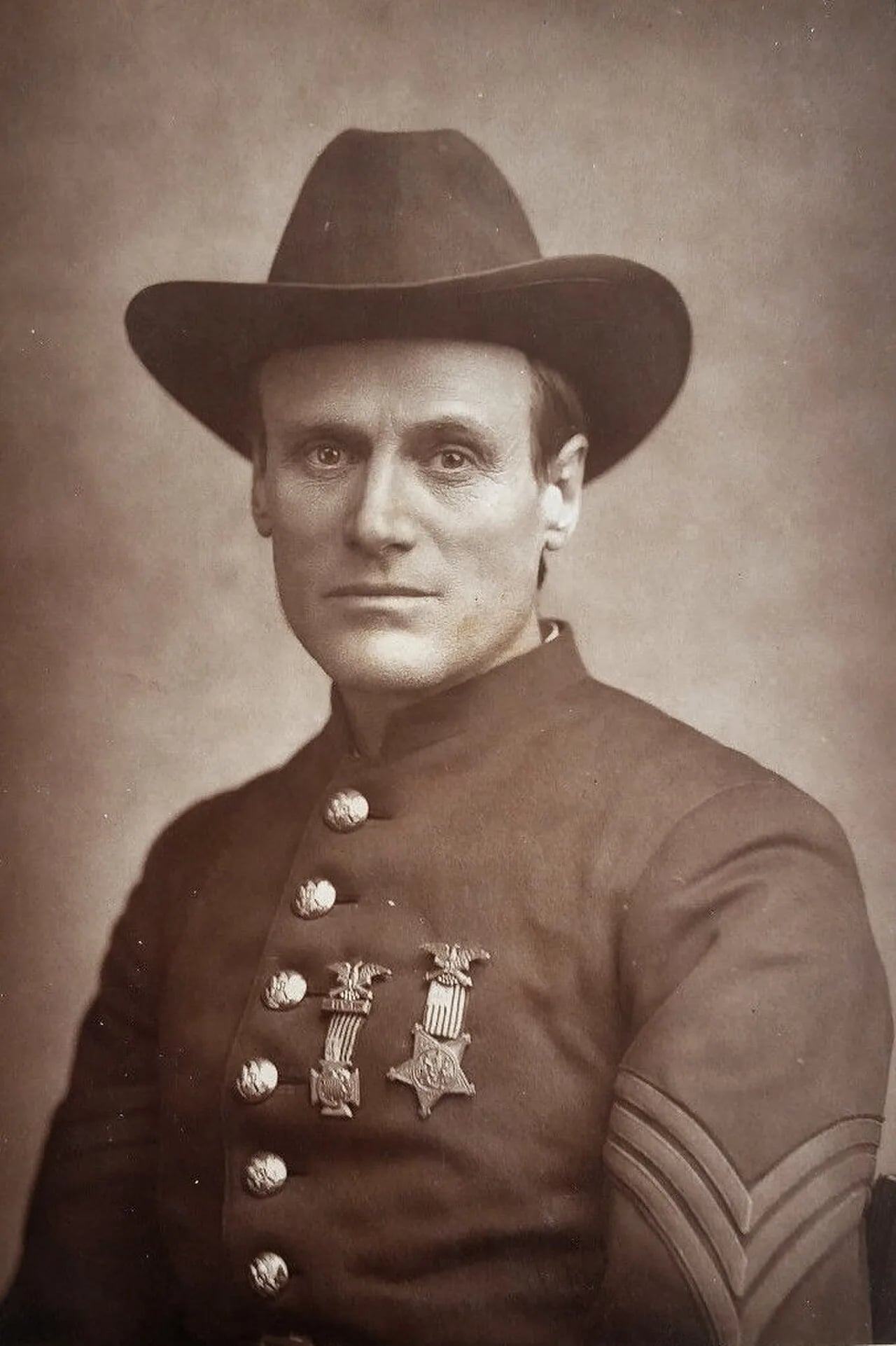 Porträt von Gilbert Bates (1836–1917) – Gedenkseite