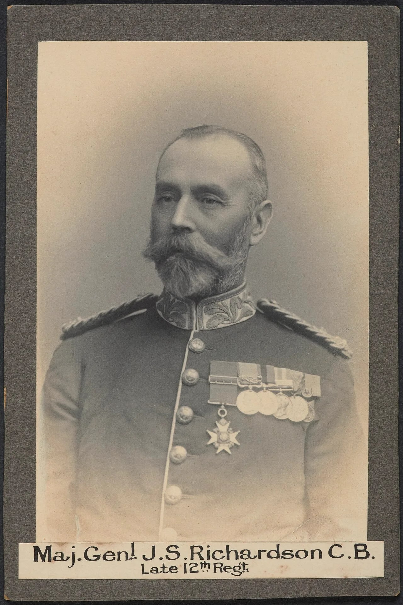 Porträt von John Soame Richardson (1836–1896) – Gedenkseite