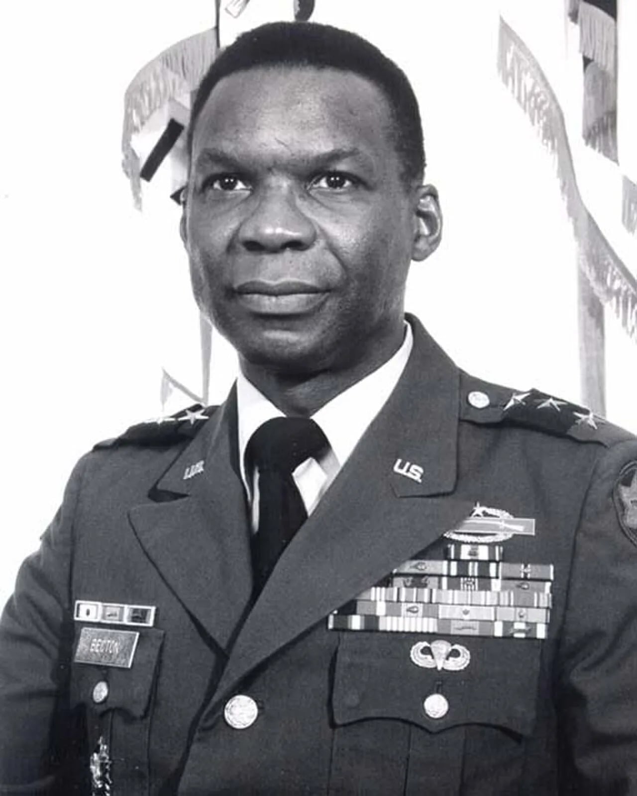 Porträt von Julius W. Becton Jr. (1926–2023) – Gedenkseite