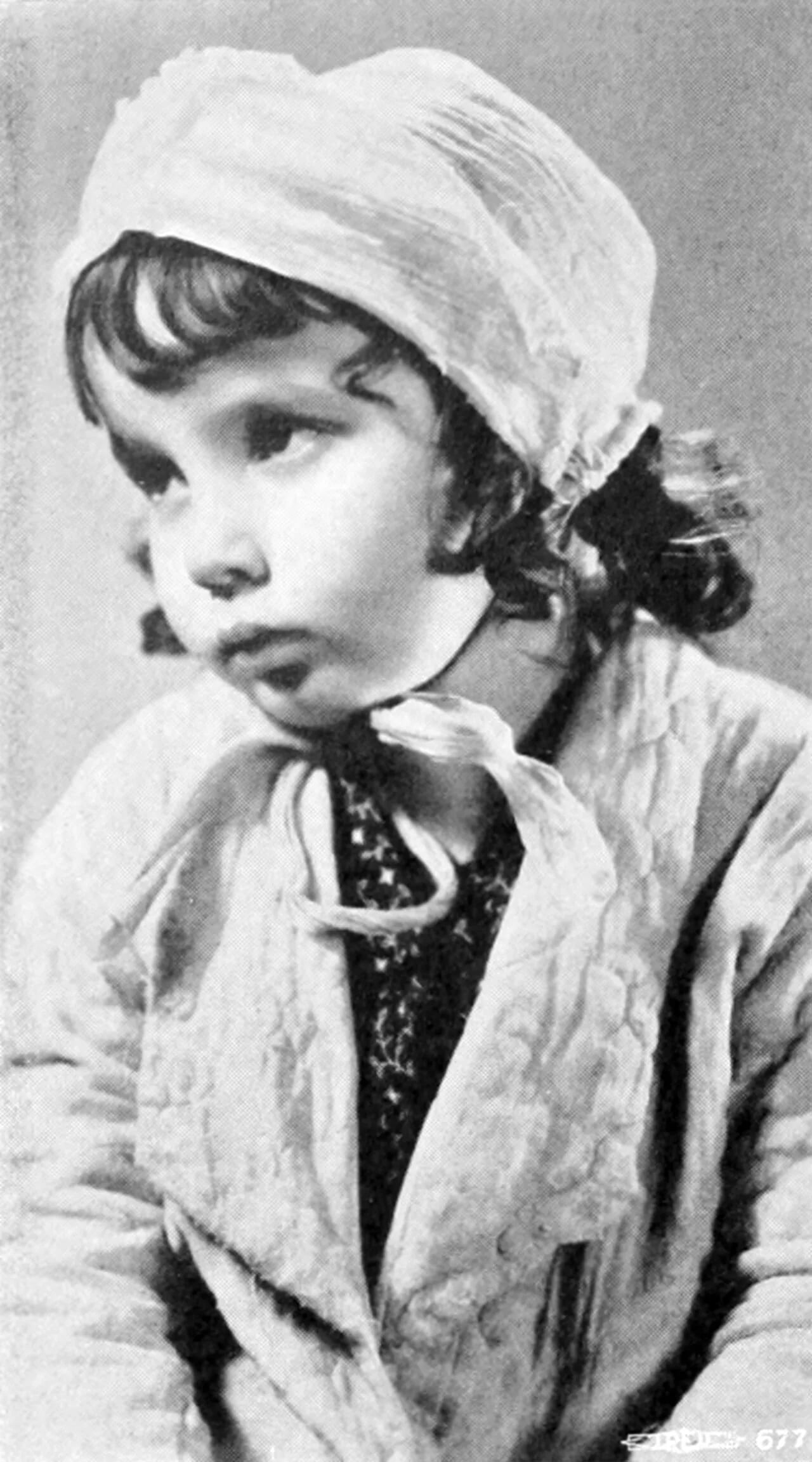 Porträt von Cora Sue Collins (1927–2025) – Gedenkseite