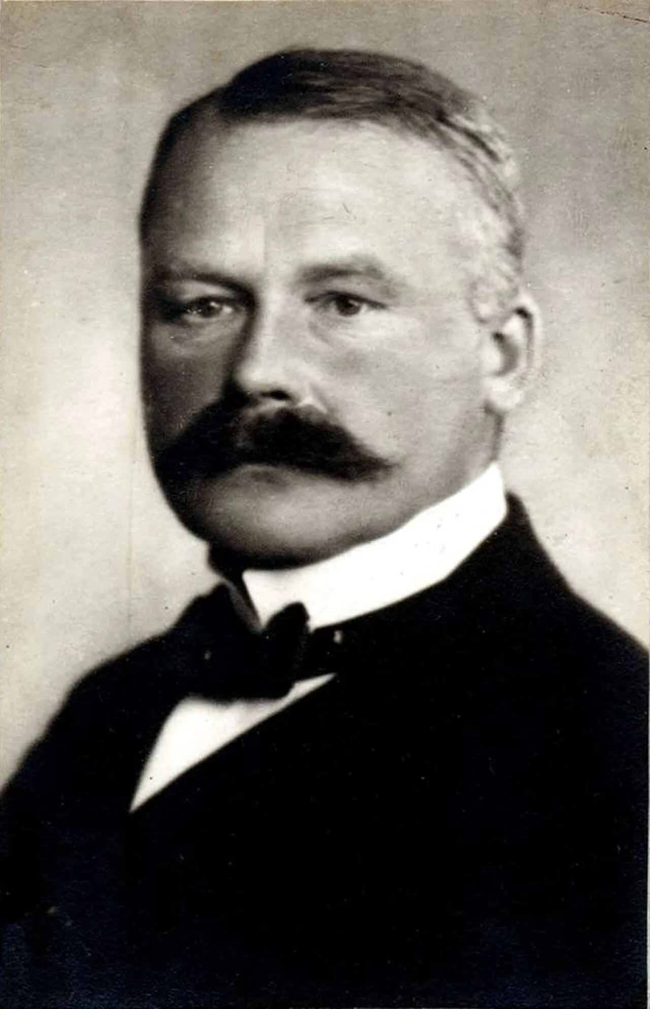 Porträt von Hermann Gebhard (1878–1928) – Gedenkseite
