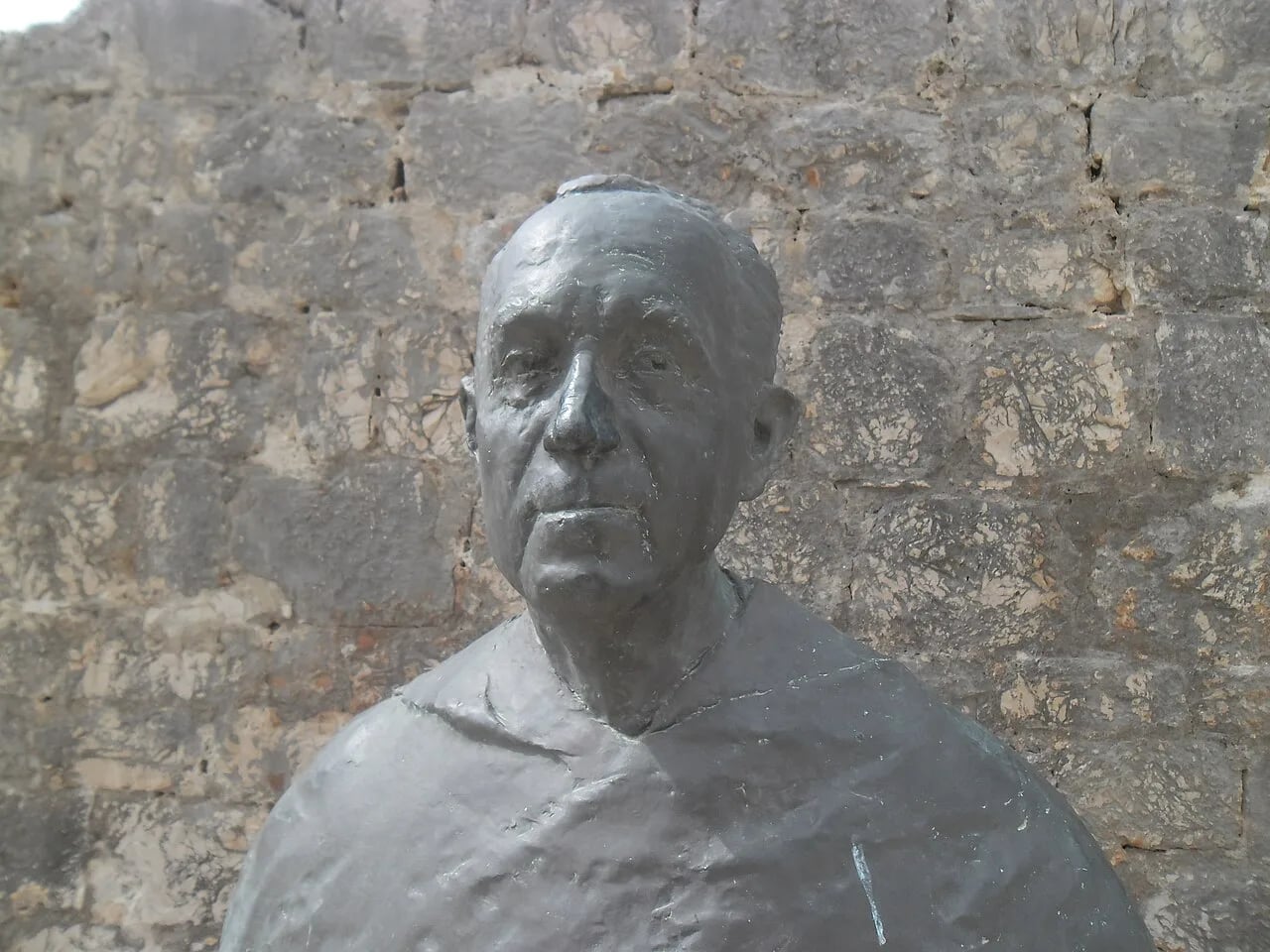 Portrait of Rajmund Kupareo (1914–1996) – memorial page
