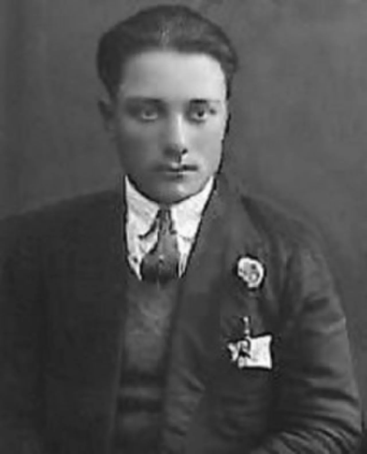 Portrait of Luigi Pernier (1874–1937) – memorial page