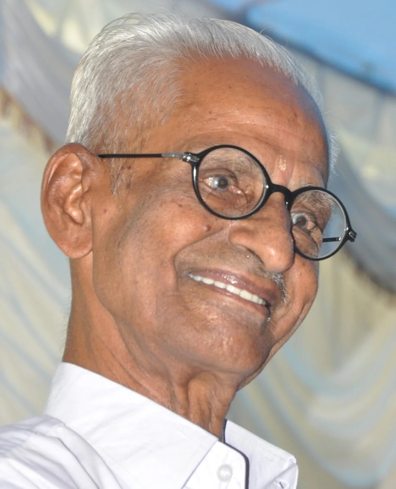 Porträt von Sukumar (1932–2023) – Gedenkseite