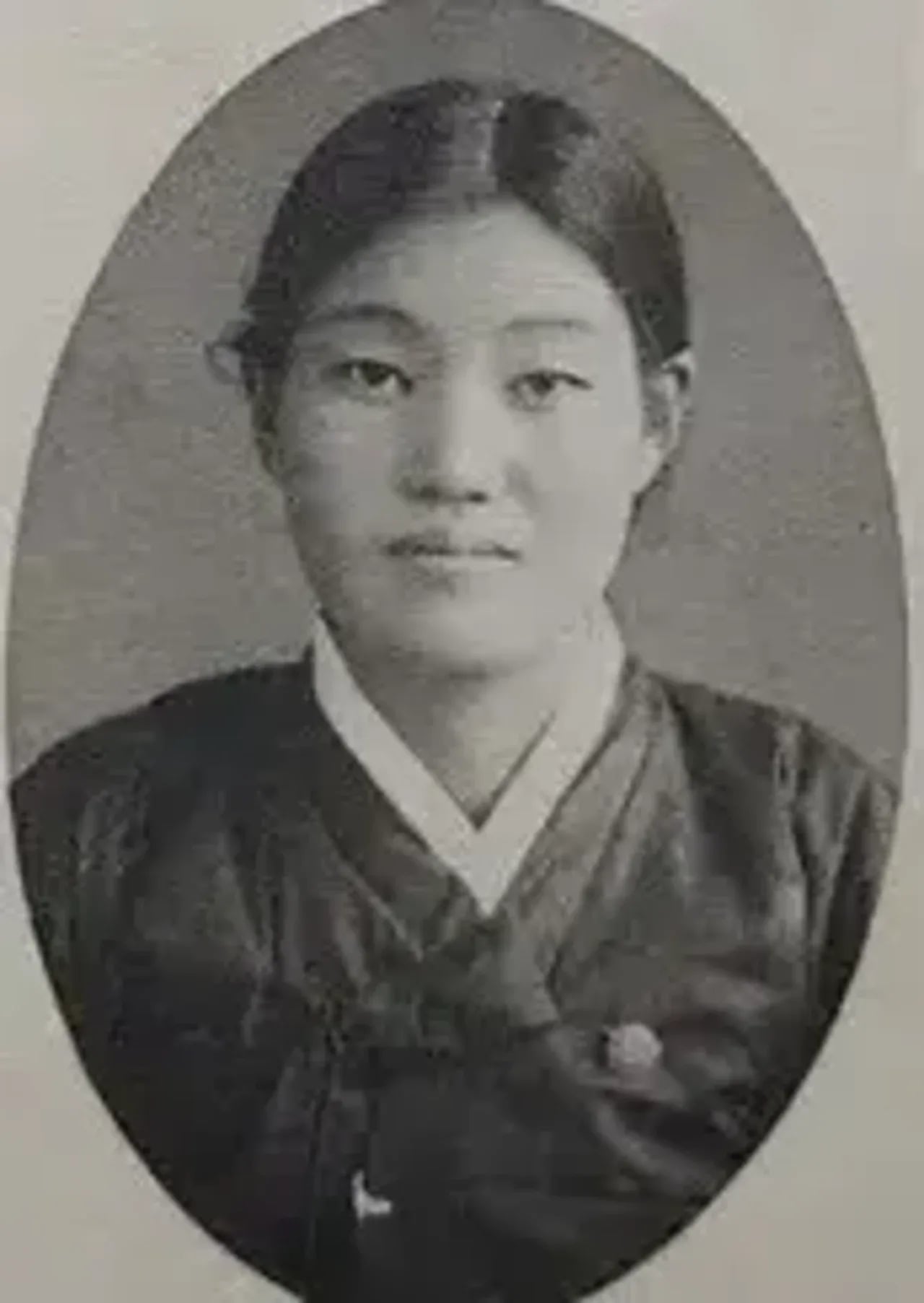 Portrait of Lee Hyo-jeong (1913–2010) – memorial page