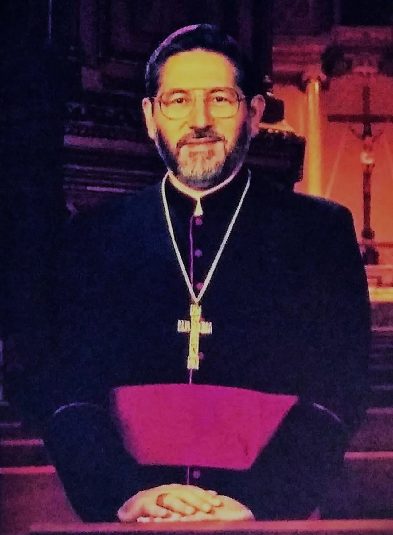 Portrait of Hipólito Reyes Larios (1946–2021) – memorial page