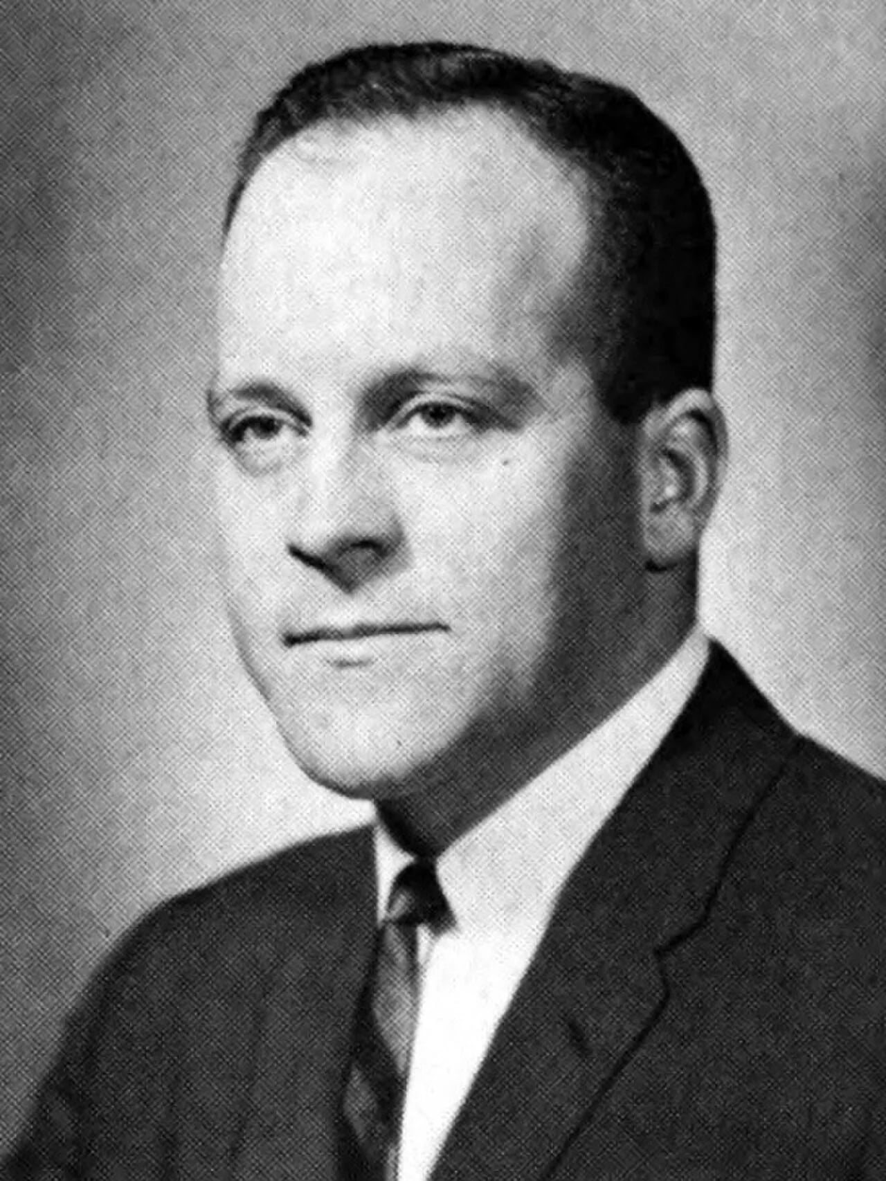 Portrait of Robert W. Crown (1922–1973) – memorial page