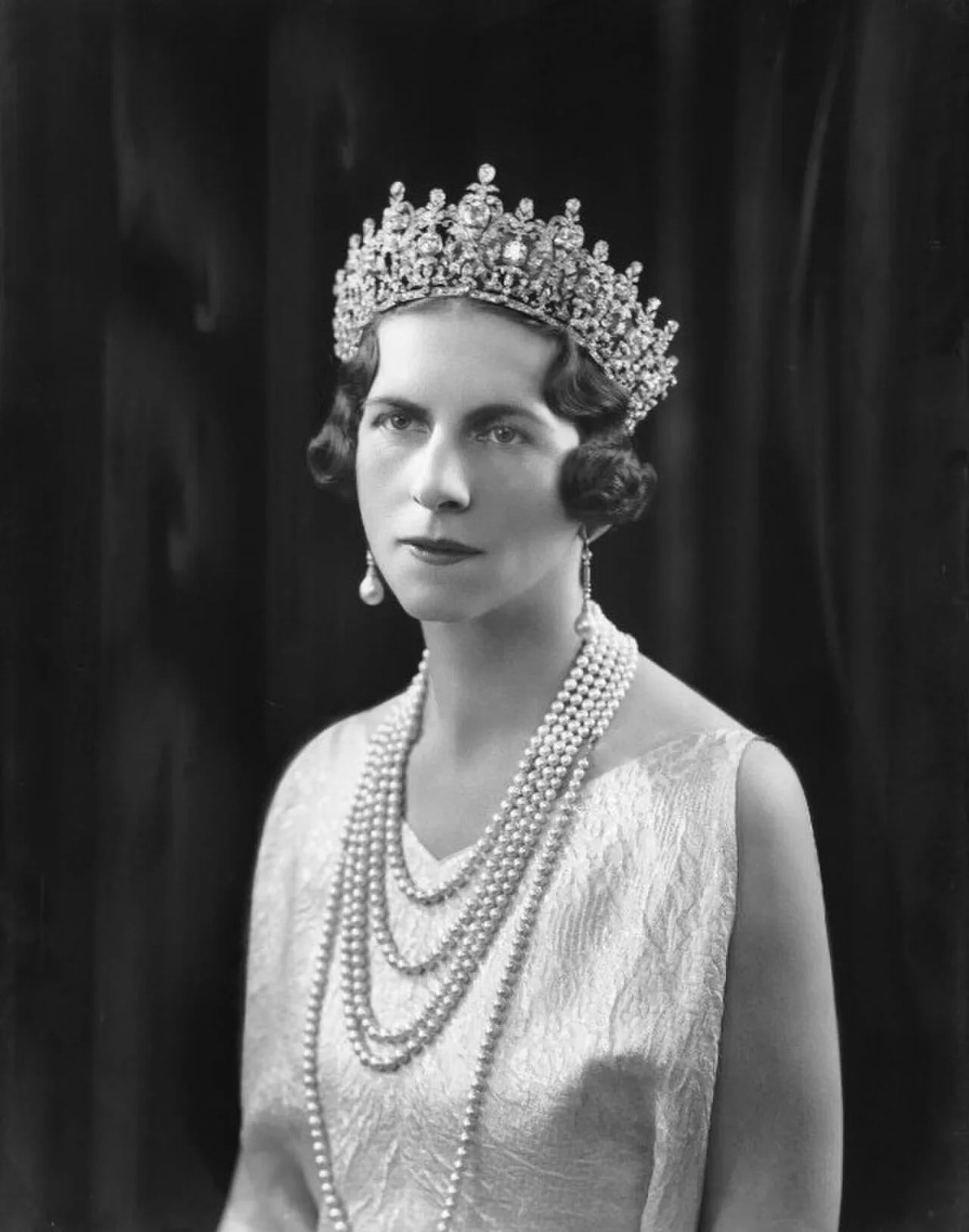 Porträt von Elena von Griechenland (1896–1982) – Gedenkseite