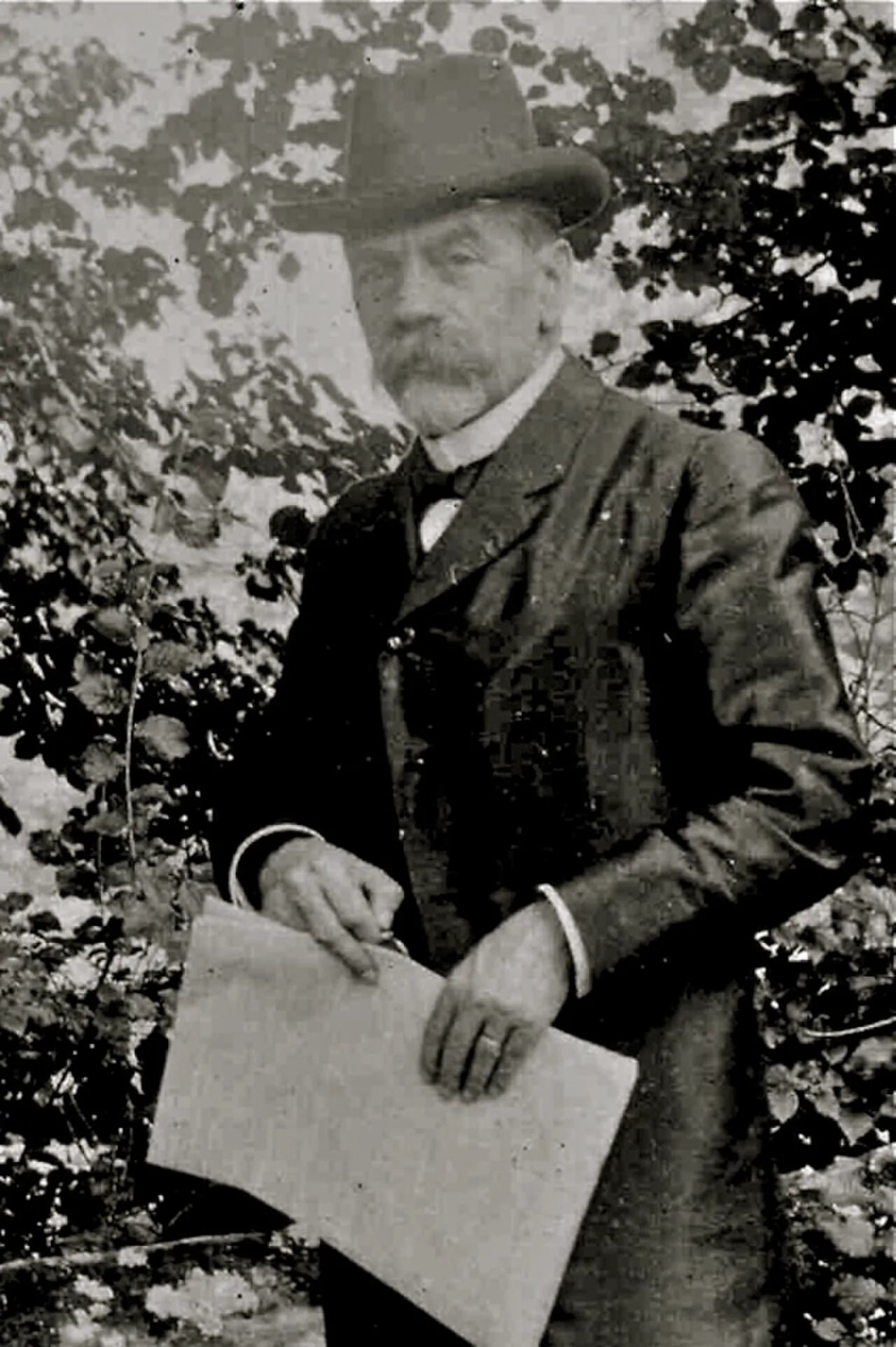 Portrait of Charles Ribière (1854–1921) – memorial page