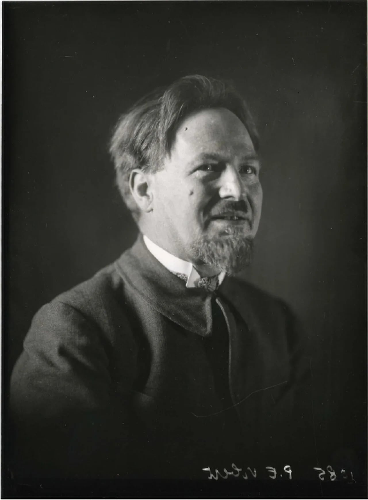 Porträt von Pierre-Eugène Vibert (1875–1937) – Gedenkseite