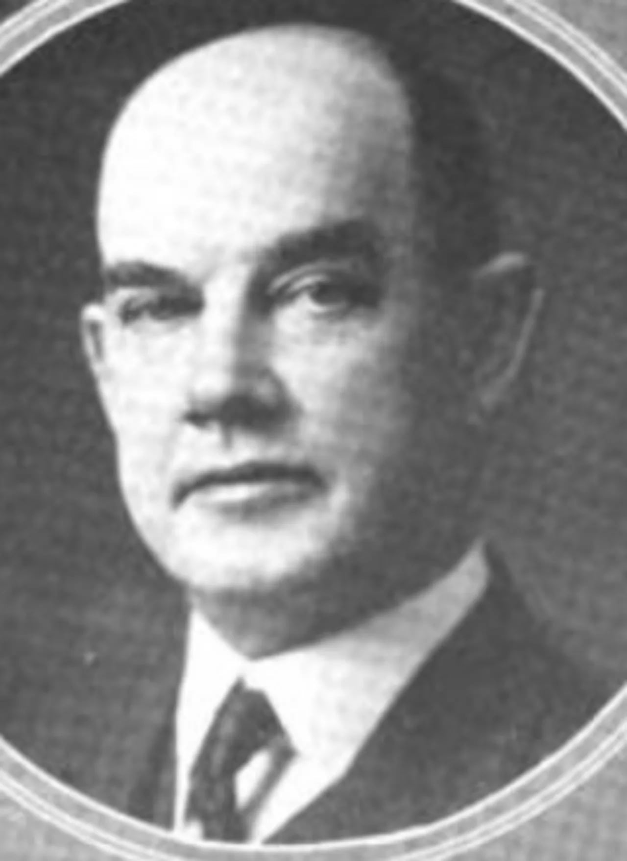 Portrait of Frank R. Devlin (1867–1945) – memorial page