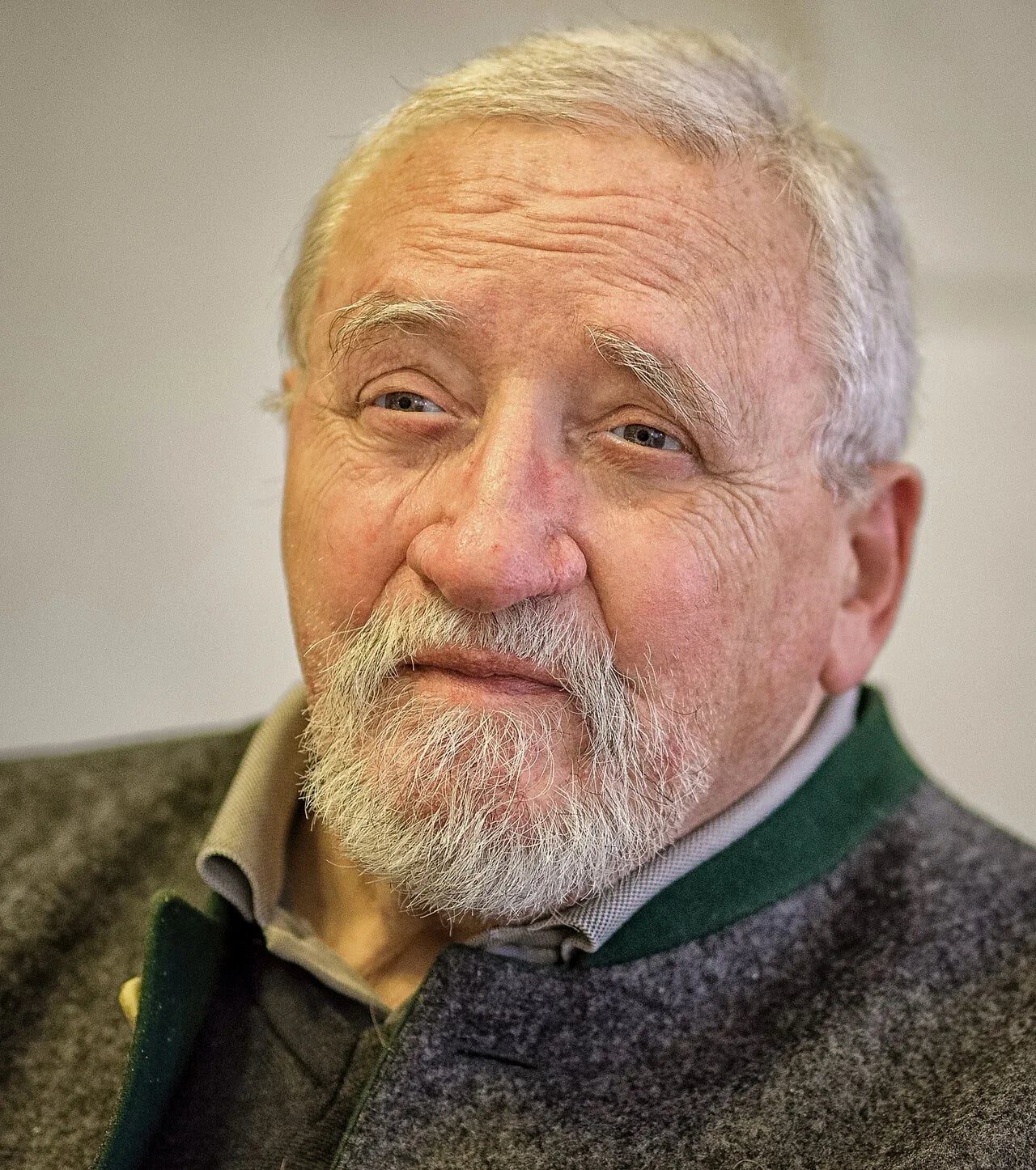 Portrait of Hubert Weinzierl (1935–2025) – memorial page