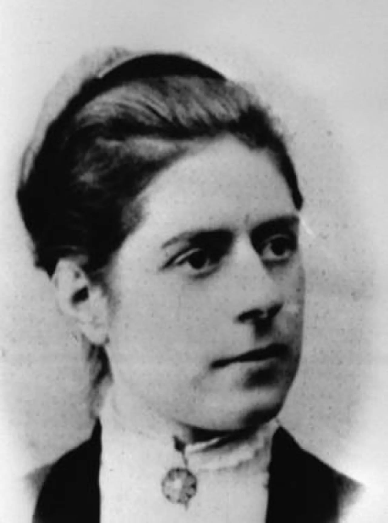 Portrait of Jeanne Maillot (1860–1940) – memorial page