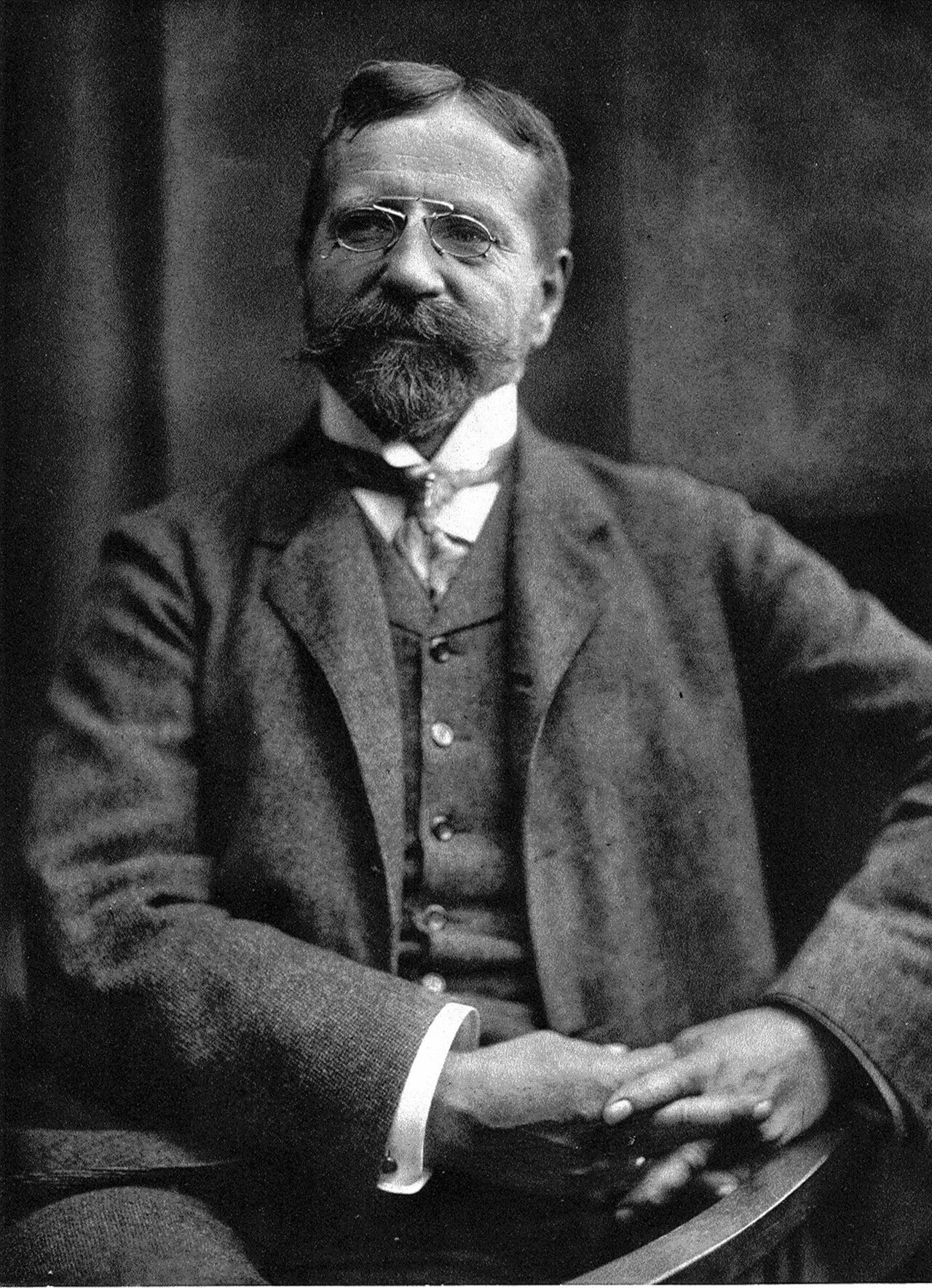 Portrait of Hugo Vogel (1855–1934) – memorial page