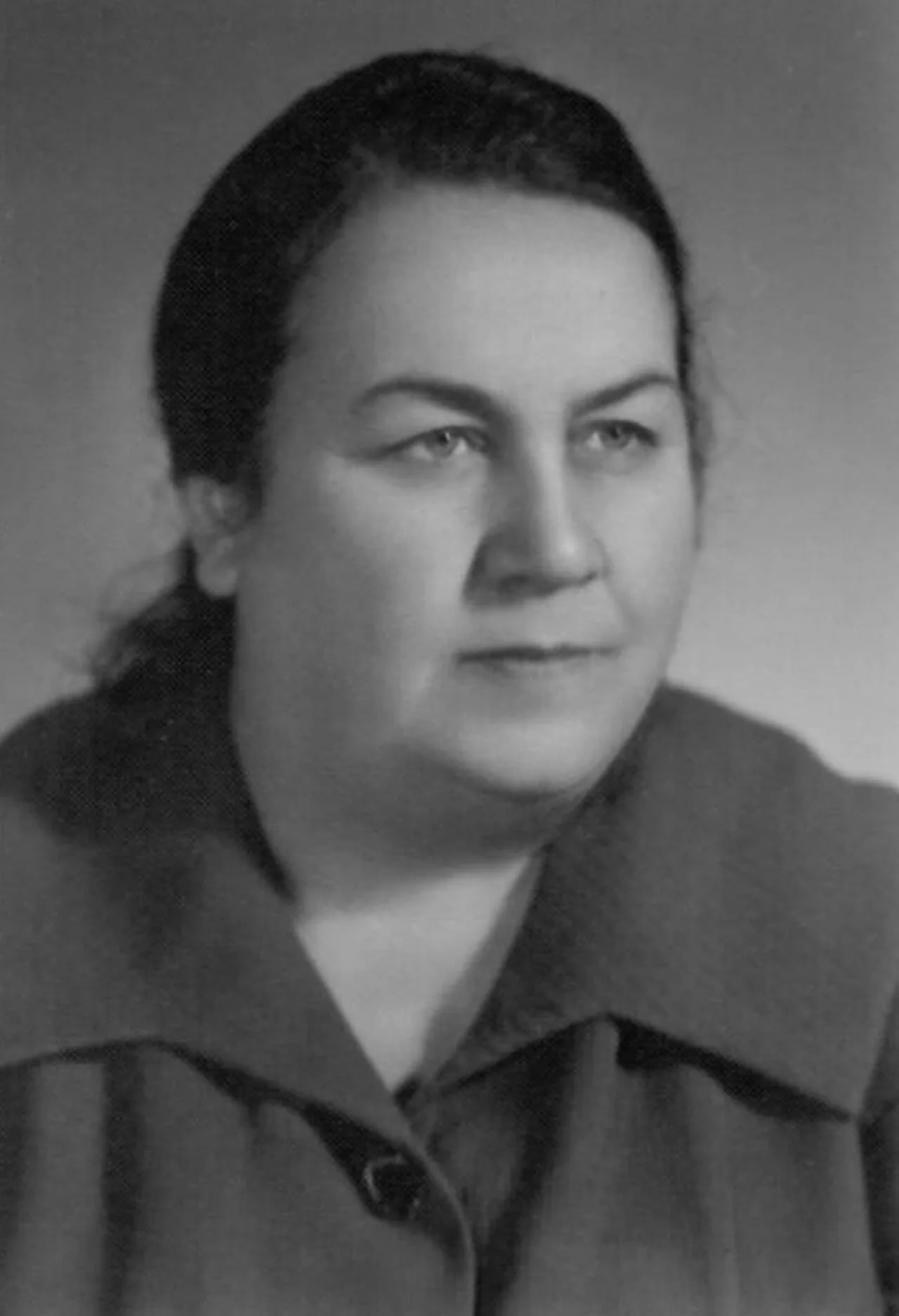 Portrait of Arshaluys Babayan (1905–1990) – memorial page