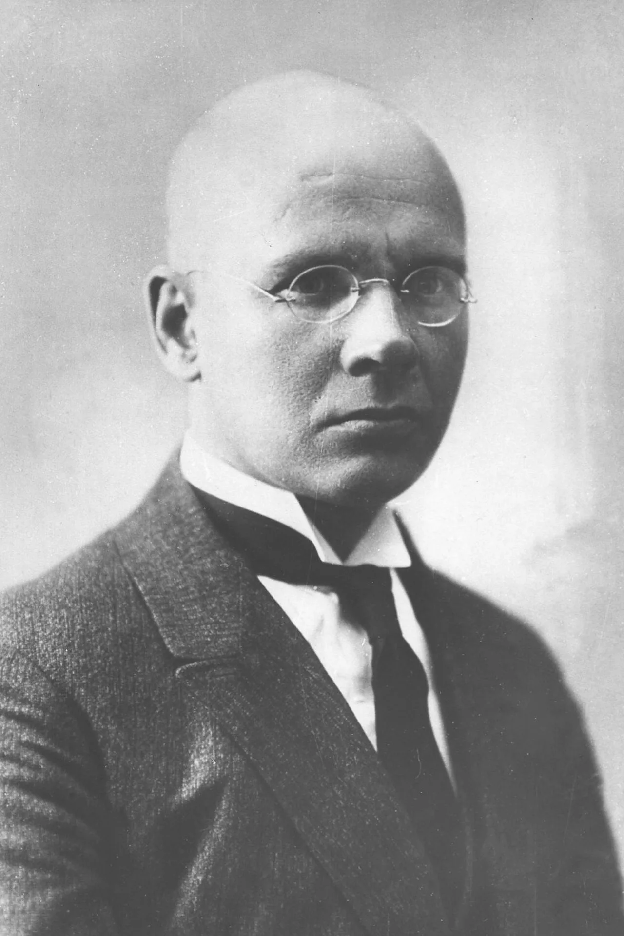 Portrait of Leopold Johanson (1888–1941) – memorial page