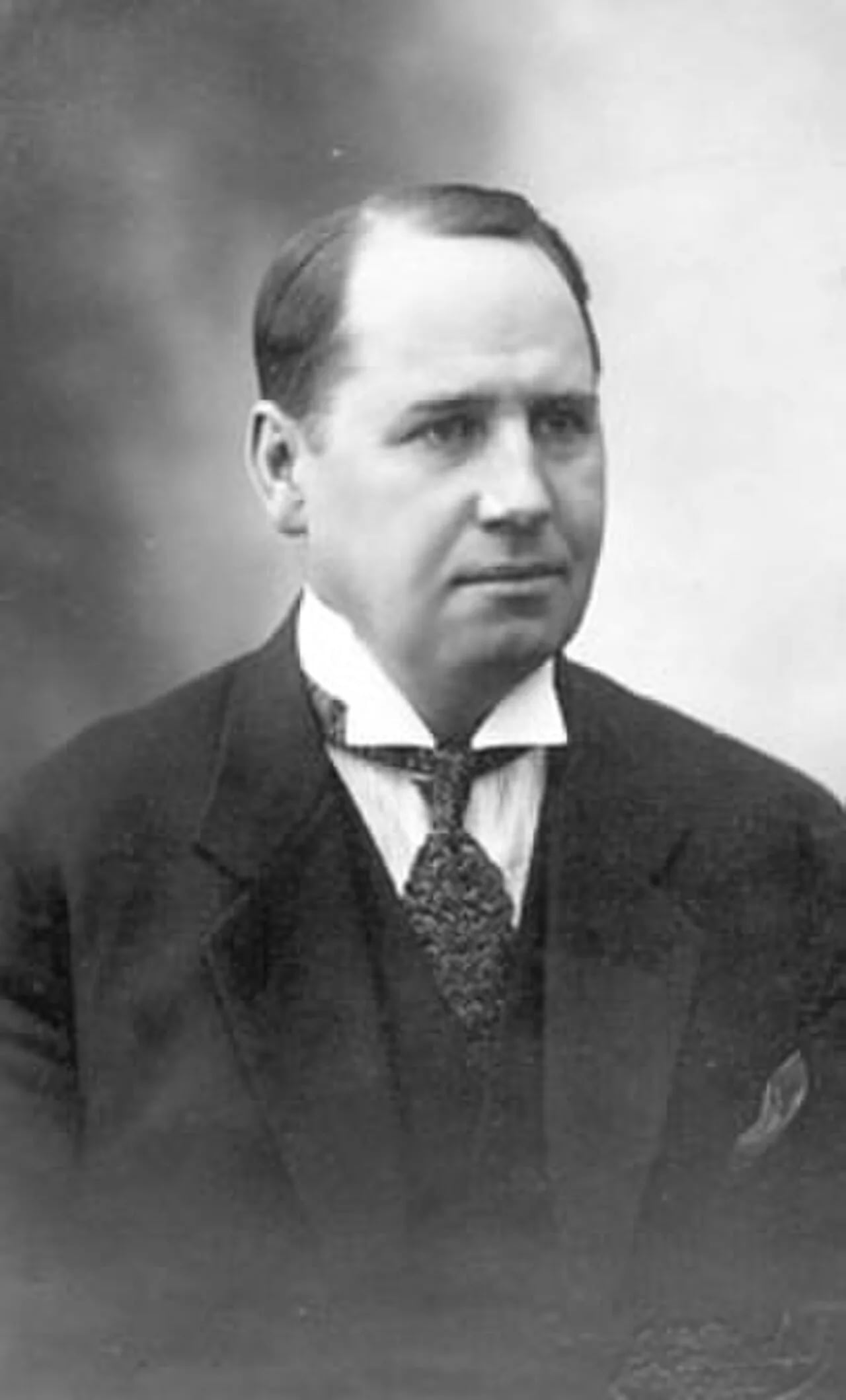 Portrait of Hugo Kaho (1885–1964) – memorial page