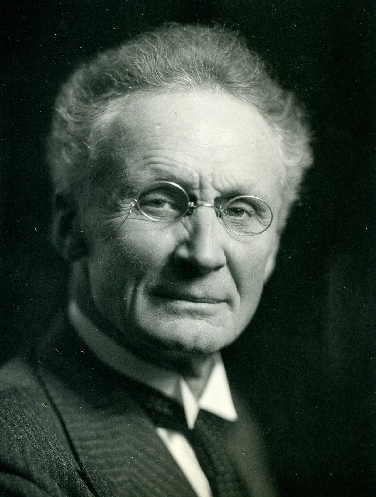 Portrait of Vilhelm Bjerknes (1862–1951) – memorial page