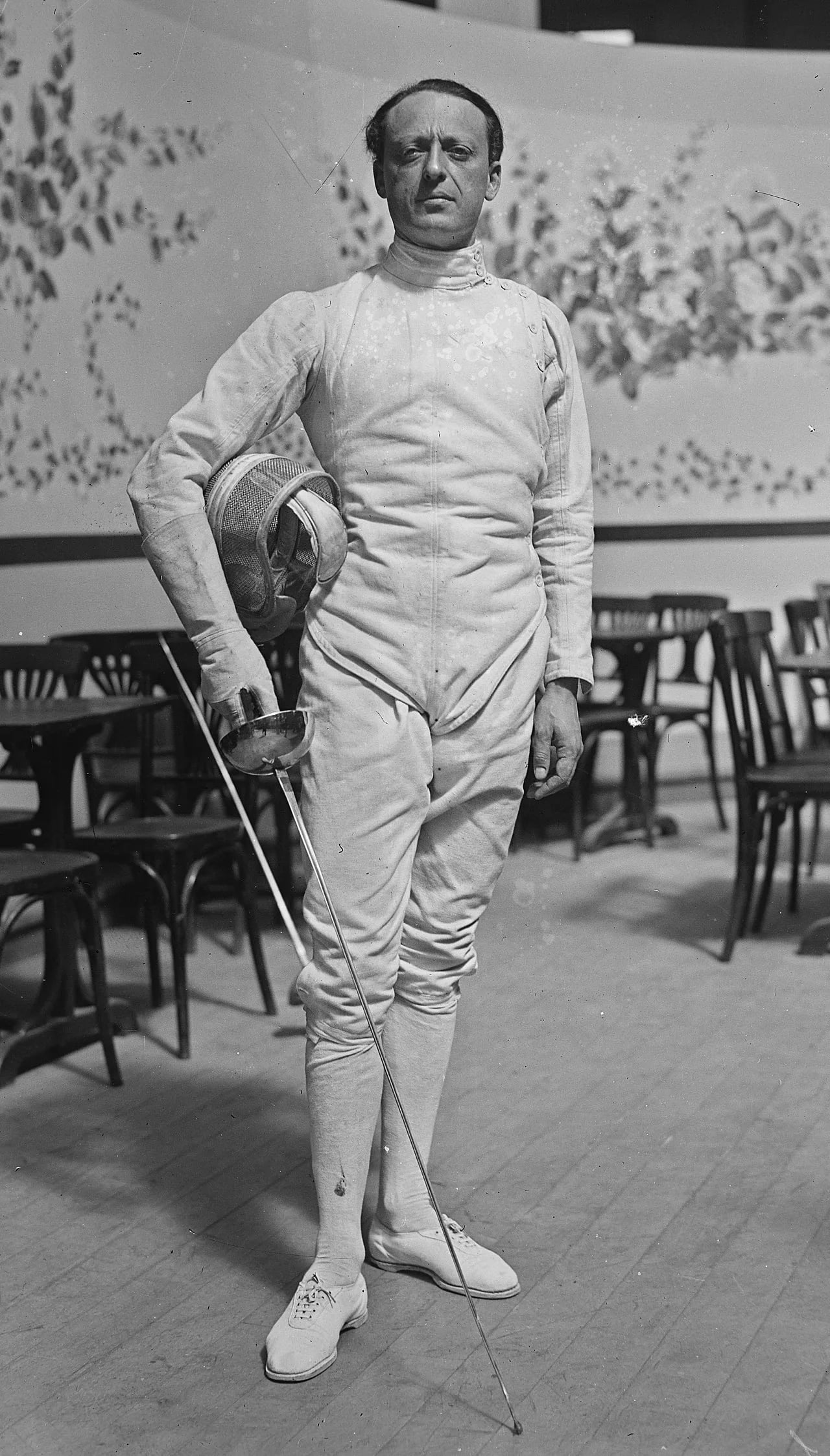 Portrait of Robert Liottel (1885–1968) – memorial page