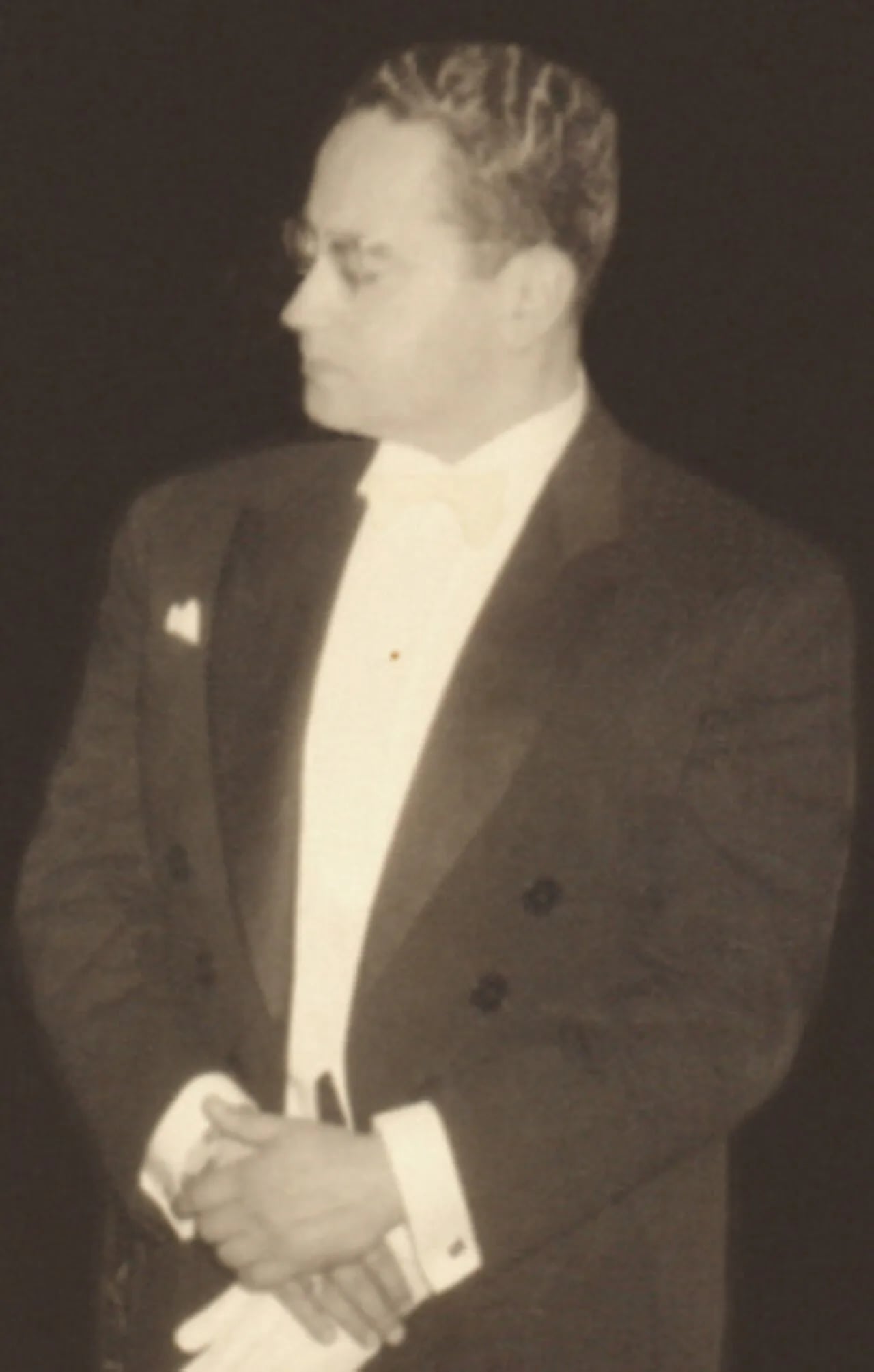 Portrait of António Abranches de Soveral (1913–2003) – memorial page