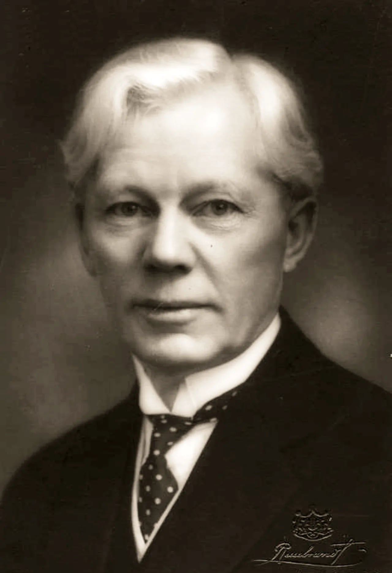 Portrait of Alfred J. Pearson (1869–1939) – memorial page